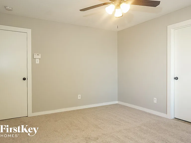 7311 Village Lake Dr — Photo 11