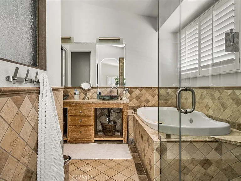 2281 Orchard Dr — Photo 38