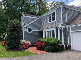 10 Woodcrest Cir, Monroe Township, NJ 08831