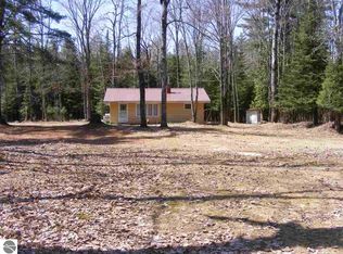 2137 E 12th Rd, Manton, MI 49663