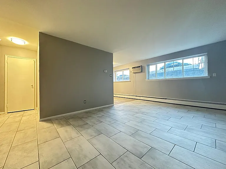 Tustin Court — Photo 5