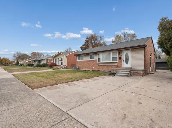 28501 Leona St, Garden City, MI 48135