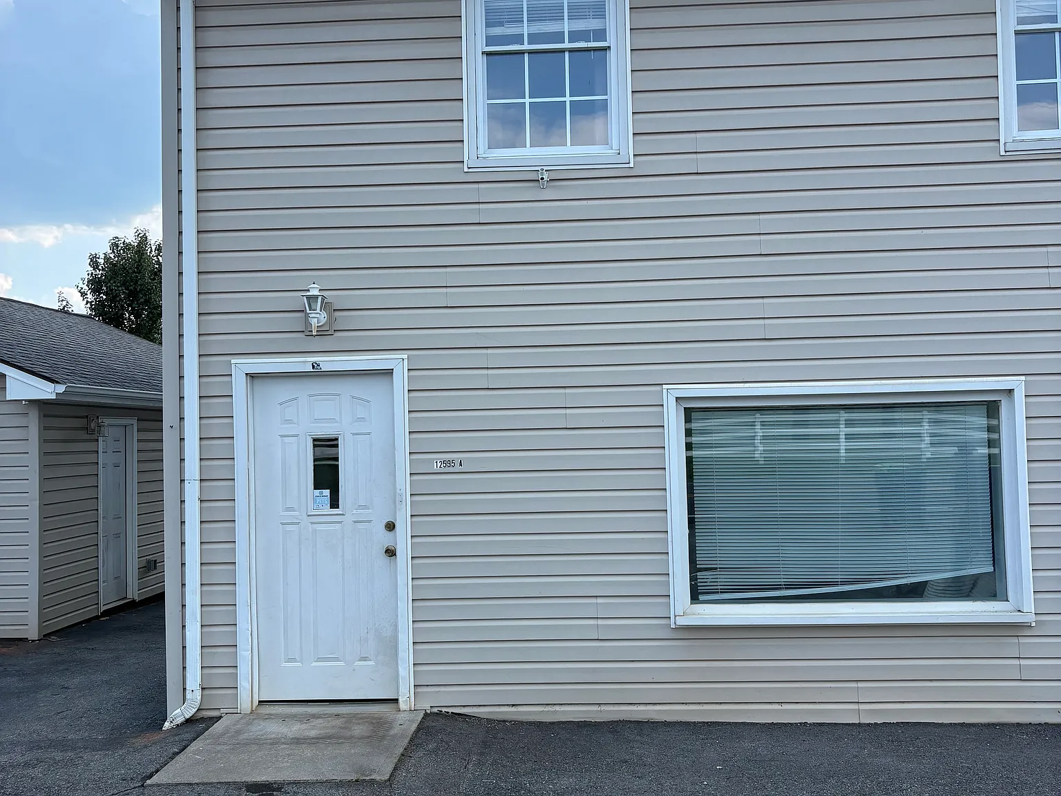 2 bed, 1200 sqft, $1,200 — Photo 1
