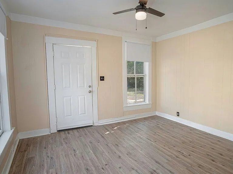 111 S Olive St #A — Photo 7
