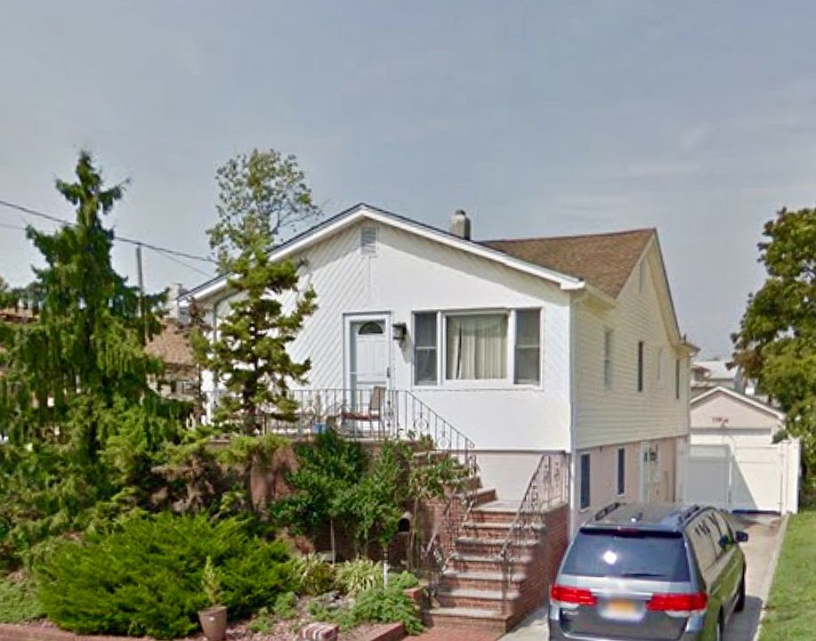 1st image of 520 Lincoln St