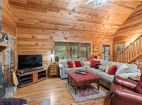 45th image of 61 River Bend Ct