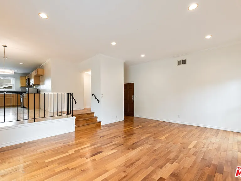 1226 Franklin St #4 — Photo 4
