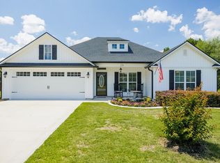 29 Hudson Dr, Ray City, GA 31645