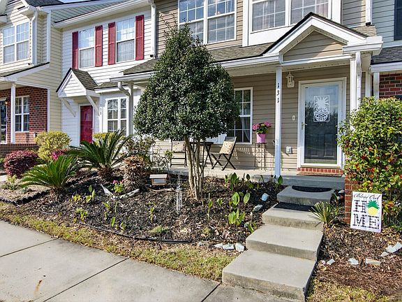 2nd image of 131 Hornby Cir