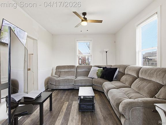 5th image of 5729 Maxwell St