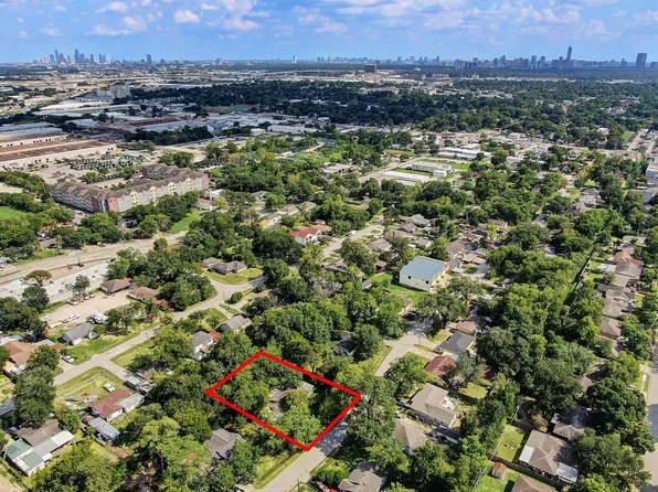 2036 Thonig Rd, Houston, TX 77055