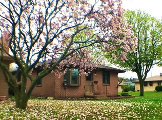 2805 E Bottsford Ave, St Francis, WI 53235