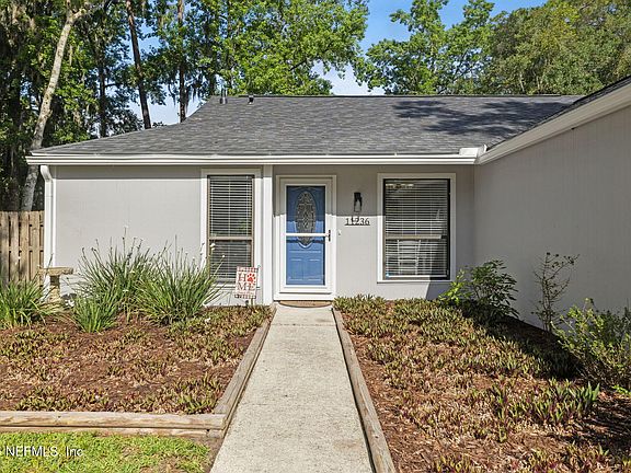 3rd image of 11236 SOUTHBURY Place
