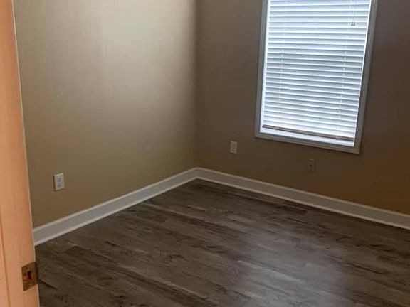 5th image of 107 Palmwood Dr APT A