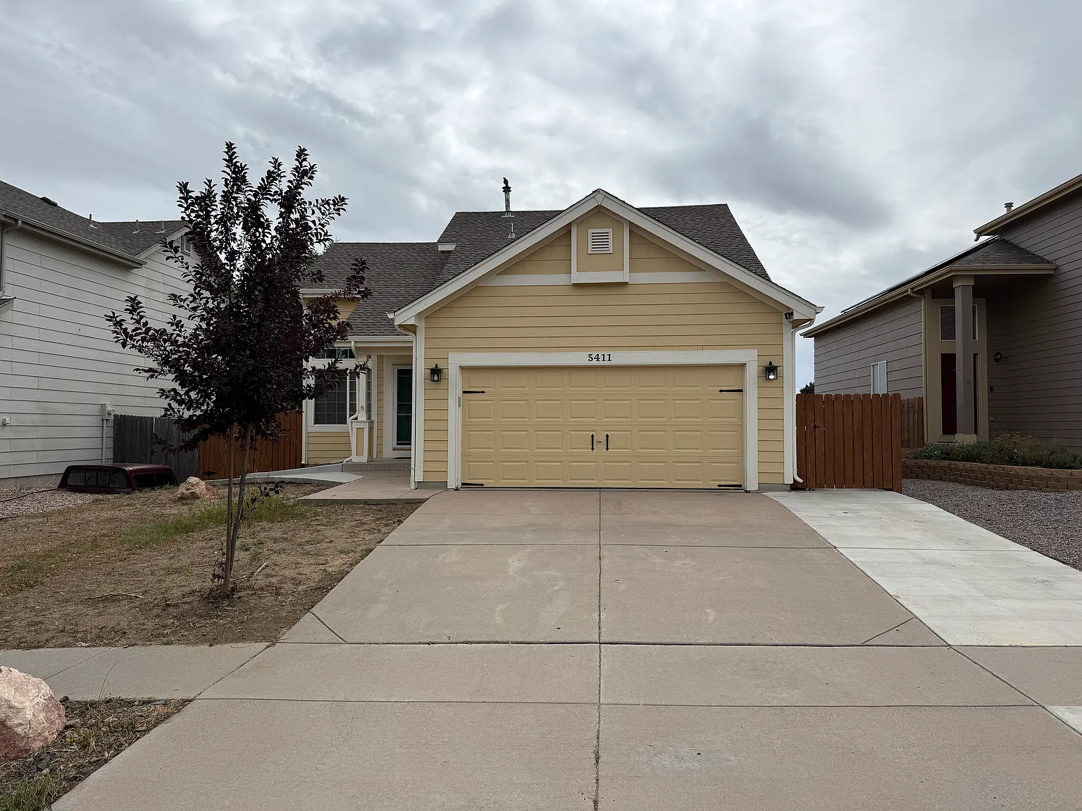 3 bed, 1323 sqft, $2,600 — Photo 2