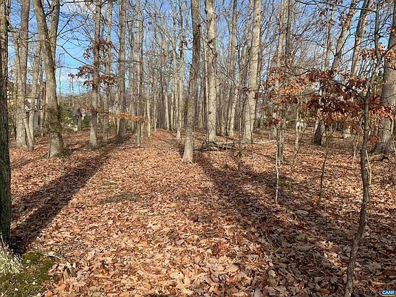 3rd image of 9 Fleetwood Dr