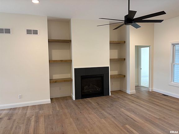 4th image of 1719 Ambleside Dr