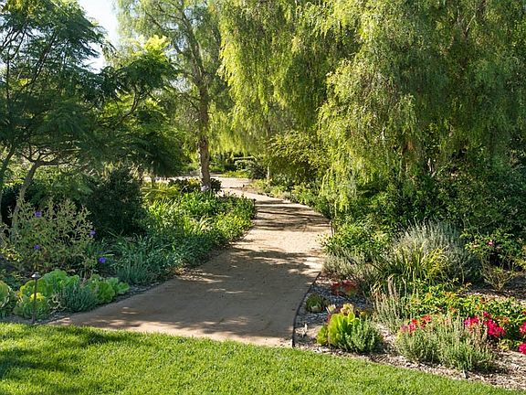 Path to Sideyard (2.2 acres)