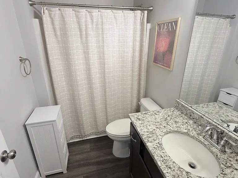 954 Martin Luther King Pkwy — Photo 13