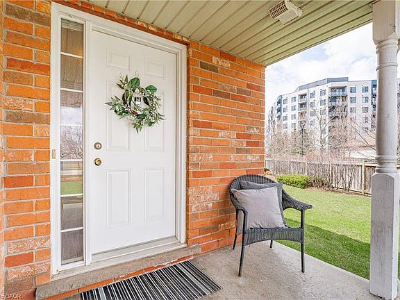 4th image of 30 Fallowfield Dr