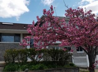 3 Jeffrey Ct, Freeport, NY 11520