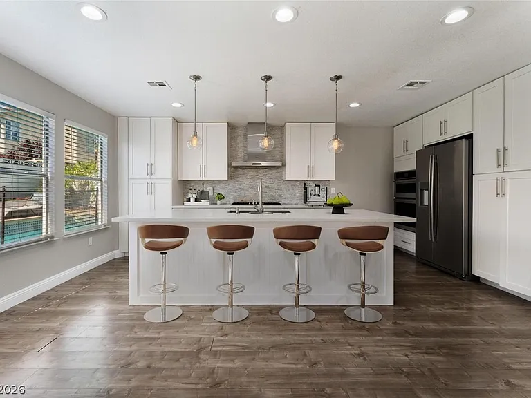 8429 Honeywood Cir — Photo 44