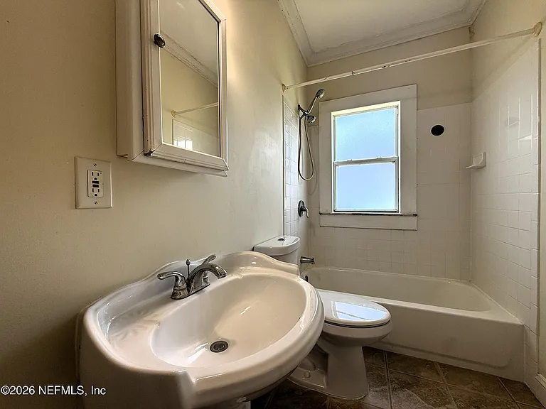 1329 Cherry St — Photo 12