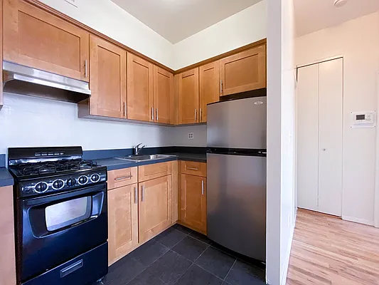 Rented by City Connections Realty | media 15