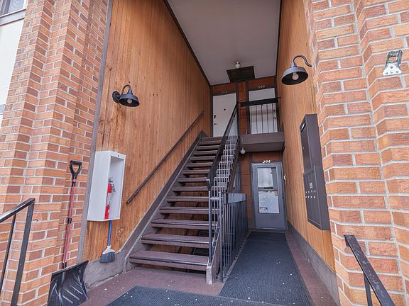 2nd image of 961 Lakeside Dr APT 303