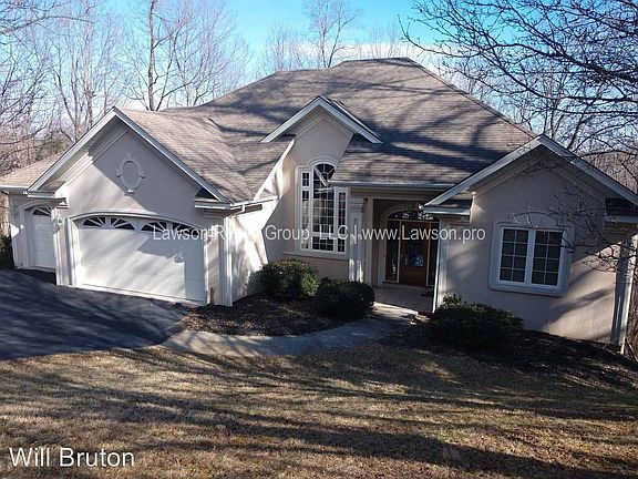5th image of 6744 Christopher Dr