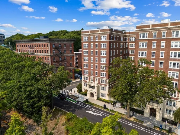 1450-1454 Beacon St Unit 744, Brookline, MA 02446