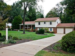 906 Fairidge Dr, Jamestown, NC 27282