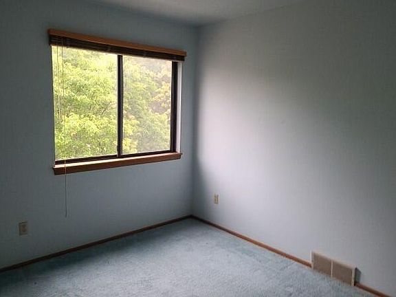 3rd image of 6093 W Calumet Rd