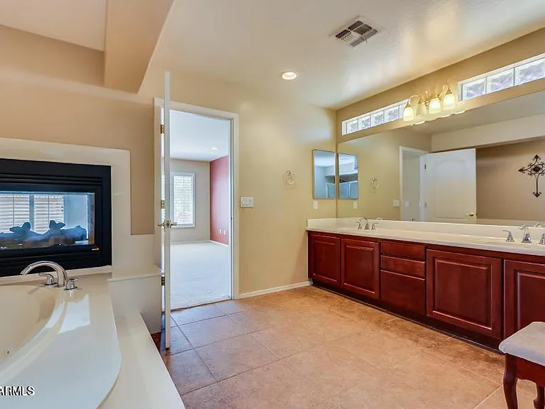 1705 E Coconino Dr — Photo 29