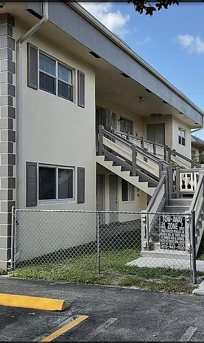5271 SW 90th Way #1 Photo 1
