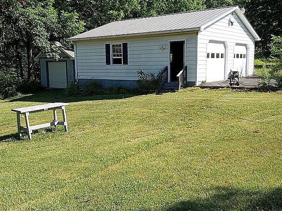 2nd image of 114 Hill Crest Dr