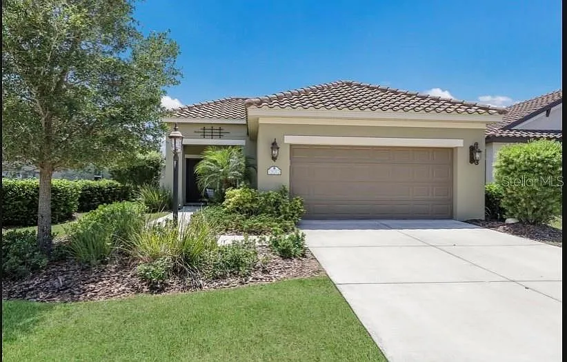 3 bed, 2.0 bath, 1688 sqft, $3,200 — Photo 1