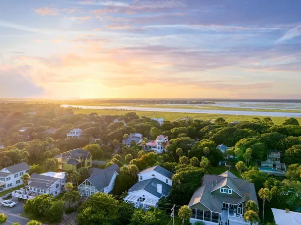 710 E Arctic Ave, Folly Beach, SC 29439