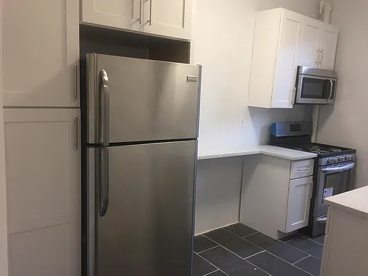 Rented by HFF Realty LLC | media 8