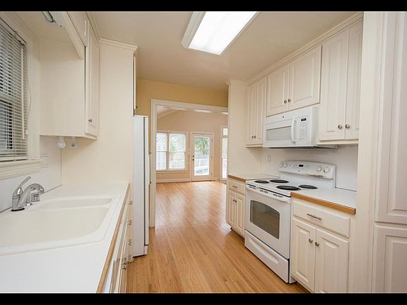 2nd image of 2639 Kings Hwy