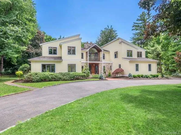 8 Harbor Acres Road, Sands Point, NY 11050