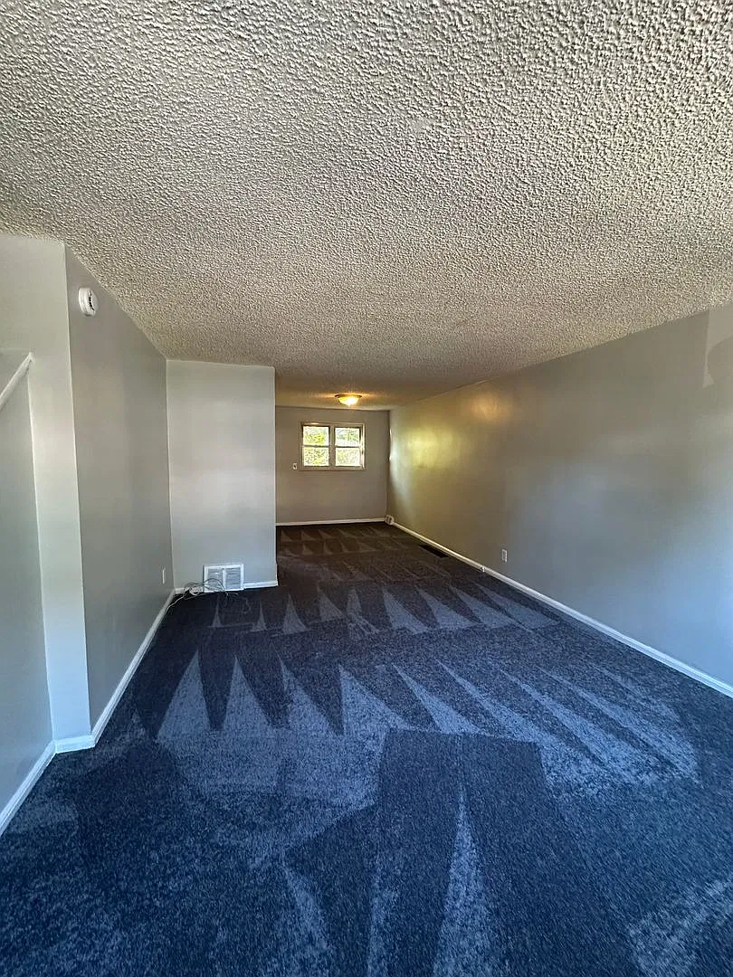 2 Bed/ 1 Bath For Rent! Darby — Photo 2