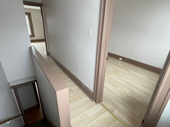 543 W Washington St FLOOR 2