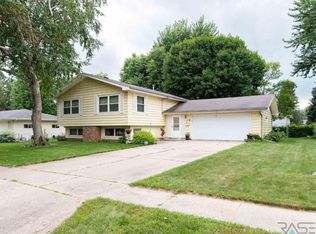 1021 N Jackson St, Luverne, MN 56156