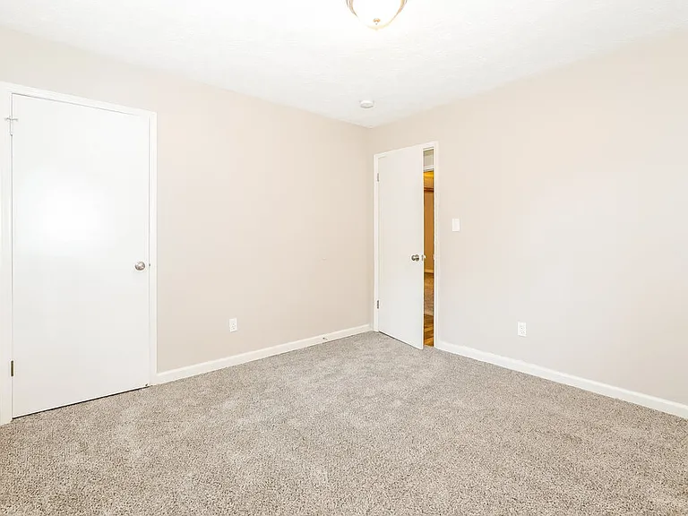 3872 Cloudland Dr — Photo 12