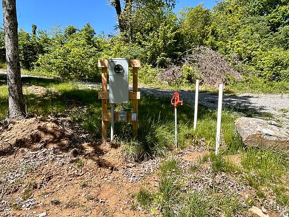 4th image of 7761 E State Road 54