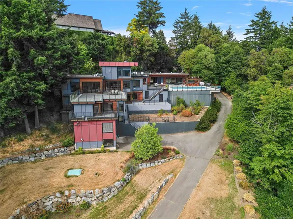 11295 Acorn Pl, North Saanich, BC V8L 5K7