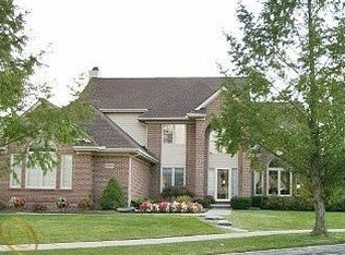 22059 Barclay Dr, Novi, MI 48374
