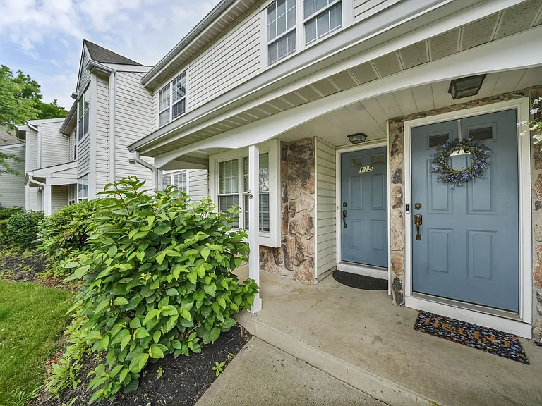 115 Wycombe Pl — Photo 13