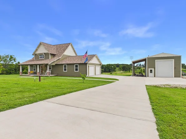 16 Debonair Ct, Gassville, AR 72635